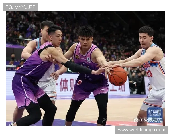 NBA斗球直播精彩不断，实时带你感受赛场激情与激烈对决